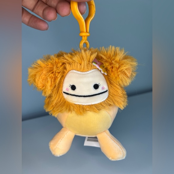 Shasta the Bigfoot Squishmallow Clip - Picture 2 of 3